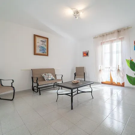 Domus De Jana Apartment *