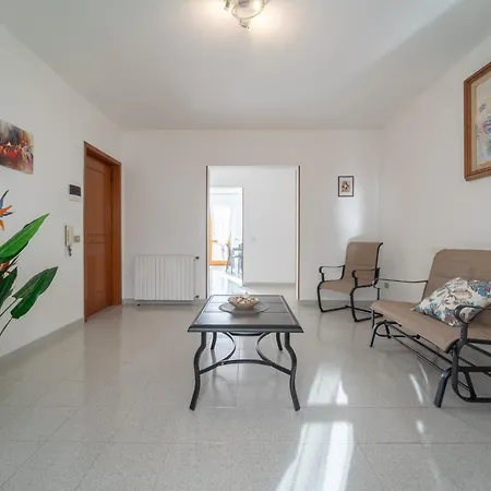 Domus De Jana Apartment *